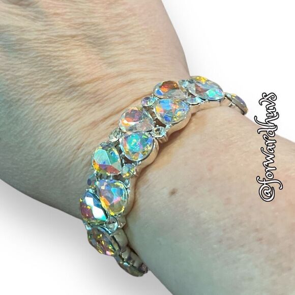 Aurora Borealis Stretch AB Bracelet - Picture 3 of 9